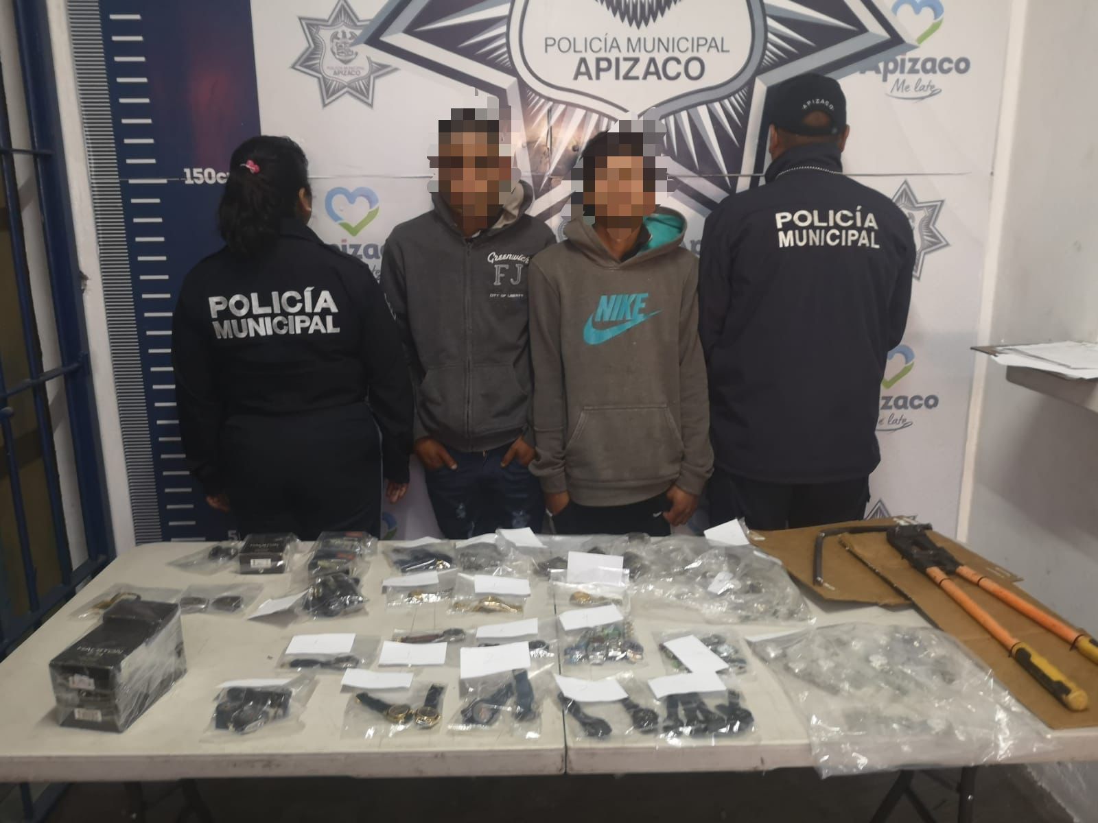 Asegura Policía de Apizaco a dos sujetos por robo a casa habitación